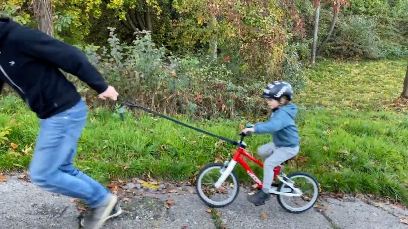 tahací popruh na dětské kolo lelekale