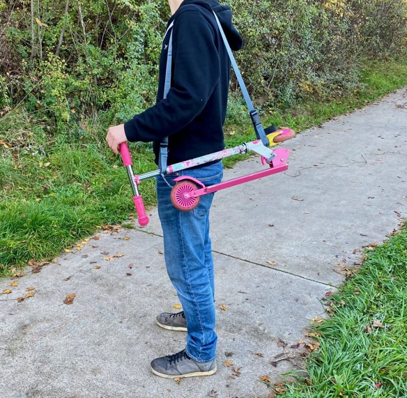popruh na nošení koloběžky